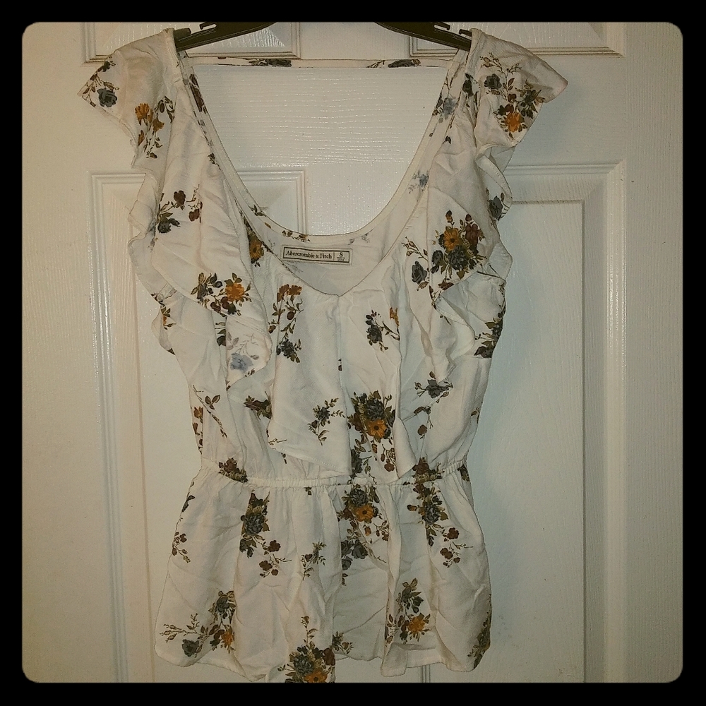 Abercrombie & Fitch S ruffle top